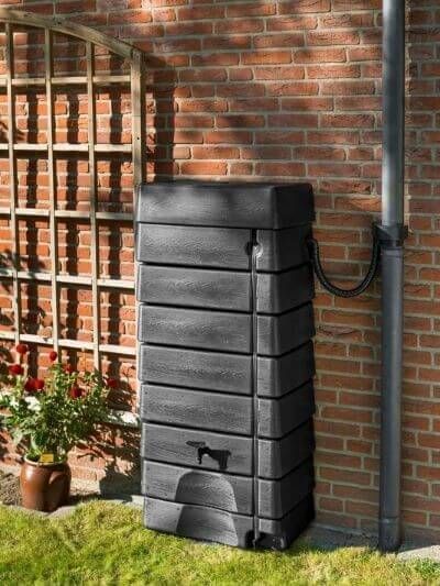 A wall tank for collecting rain water